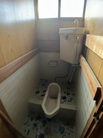 松江市中原町、中古一戸建てのトイレ画像です