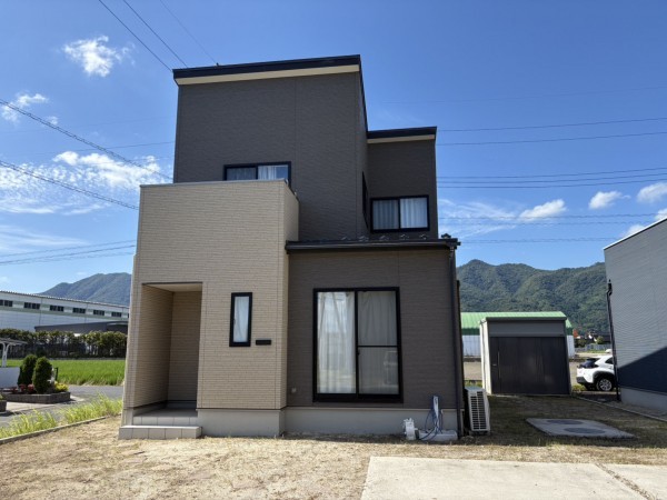 出雲市矢野町、中古一戸建ての外観画像です