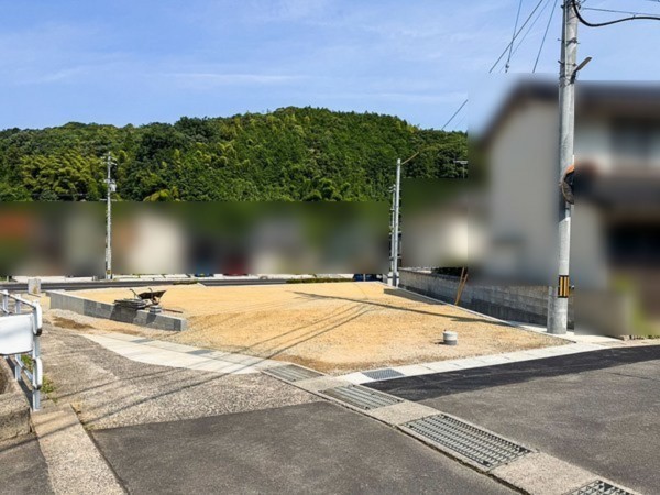 松江市玉湯町、土地の前面道路を含む現地写真画像です