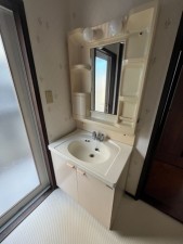 松江市法吉町、中古一戸建ての洗面画像です