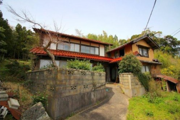 松江市秋鹿町、中古一戸建ての外観画像です