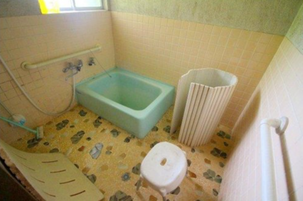 松江市秋鹿町、中古一戸建ての風呂画像です