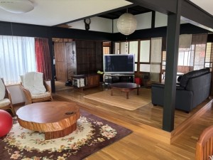 松江市島根町、中古一戸建ての居間画像です
