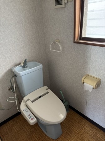 松江市島根町、中古一戸建てのトイレ画像です
