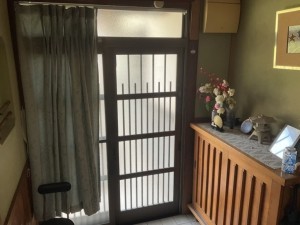 松江市鹿島町、中古一戸建ての玄関画像です