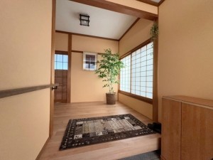 松江市東津田町、中古一戸建ての玄関画像です