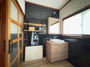 松江市東津田町、中古一戸建ての洗面画像です