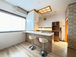 松江市東津田町、中古一戸建ての居間画像です