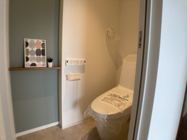 松江市浜乃木、マンションのトイレ画像です