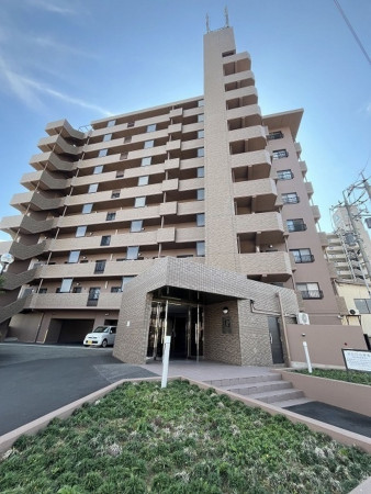 松江市浜乃木、マンションの外観画像です