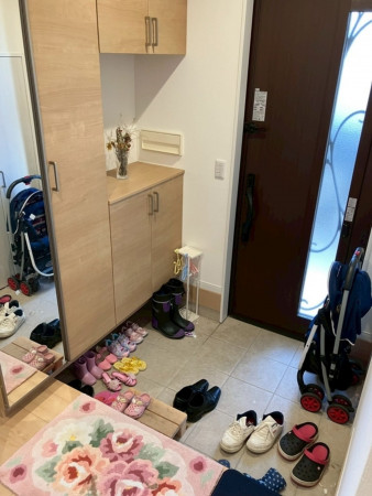 松江市古曽志町、中古一戸建ての玄関画像です