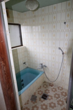 松江市西津田、中古一戸建ての風呂画像です