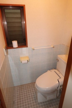 松江市西津田、中古一戸建てのトイレ画像です