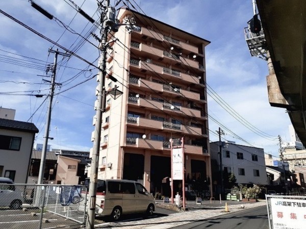 松江市寺町、マンションの外観画像です
