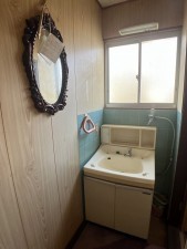 松江市中原町、中古一戸建ての洗面画像です