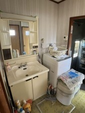 松江市堂形町、中古一戸建ての洗面画像です