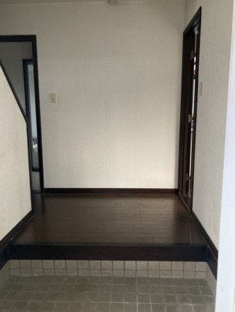 松江市古志原、中古一戸建ての玄関画像です