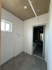 米子市両三柳、新築一戸建ての洗面画像です