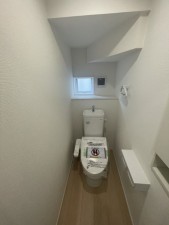 米子市彦名町、新築一戸建てのトイレ画像です