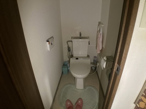 松江市奥谷町、マンションのトイレ画像です
