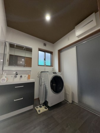 出雲市芦渡町、中古一戸建ての洗面画像です