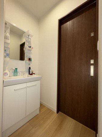 出雲市芦渡町、中古一戸建ての洗面画像です