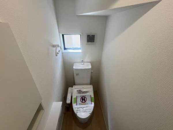 米子市河崎、新築一戸建てのトイレ画像です