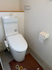 松江市上東川津町、中古一戸建てのトイレ画像です