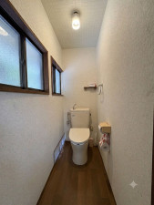 出雲市、中古一戸建てのトイレ画像です