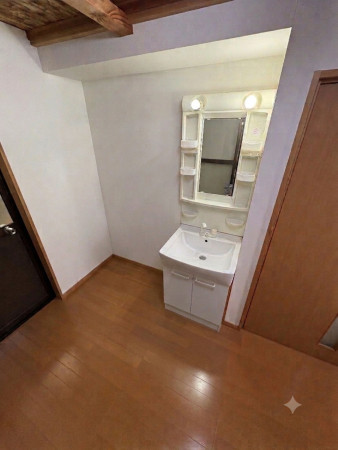 出雲市、中古一戸建ての洗面画像です