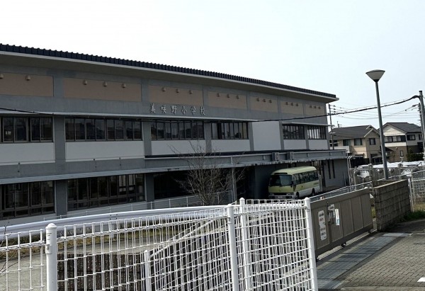 菊池郡大津町大字大津、中古一戸建ての小学校画像です