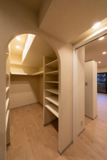 和泉市室堂町、マンションの画像です