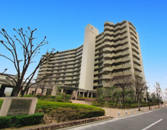 和泉市府中町、マンションの画像です