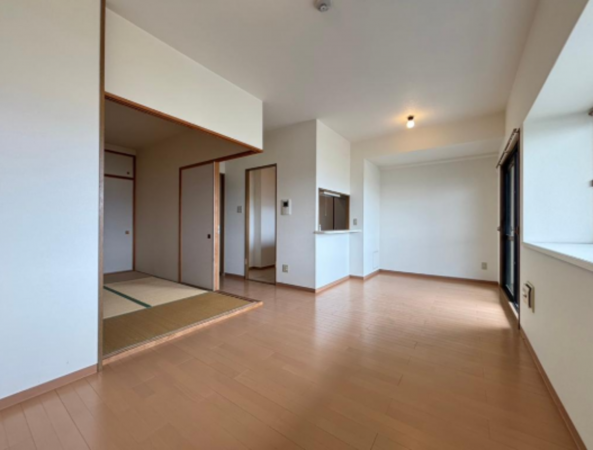 和泉市小田町、マンションの画像です