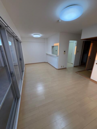 和泉市府中町、マンションの画像です
