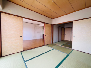 岸和田市下野町、マンションの画像です