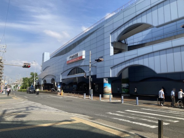 岸和田市港緑町、マンションの画像です