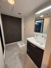 和泉市府中町、マンションの画像です