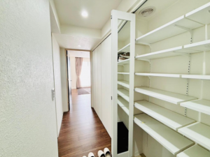 岸和田市港緑町、マンションの画像です