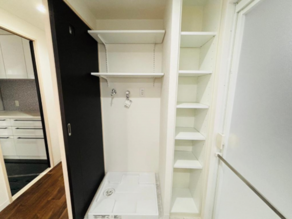 岸和田市港緑町、マンションの画像です