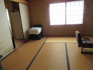 和泉市東阪本町、収益物件/店舗付住宅の画像です