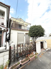 岸和田市上松町、中古一戸建ての画像です