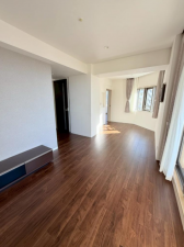 岸和田市港緑町、マンションの画像です