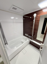 岸和田市港緑町、マンションの画像です