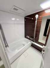 岸和田市港緑町、マンションの画像です