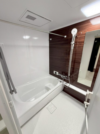 岸和田市港緑町、マンションの画像です