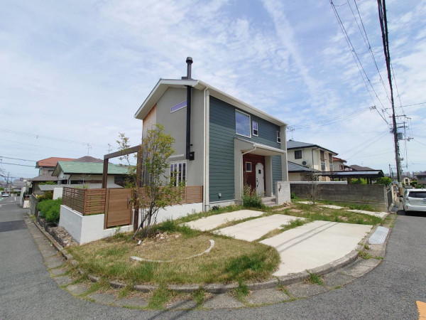 岸和田市東ケ丘町、中古一戸建ての画像です