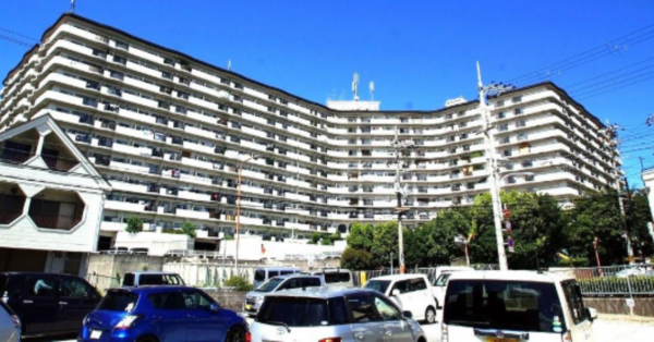和泉市上代町、マンションの画像です