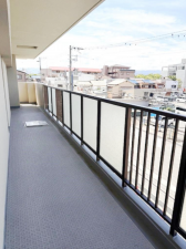 岸和田市加守町、マンションの画像です