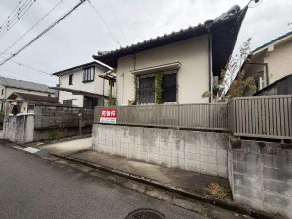 岸和田市山直中町、中古一戸建ての画像です